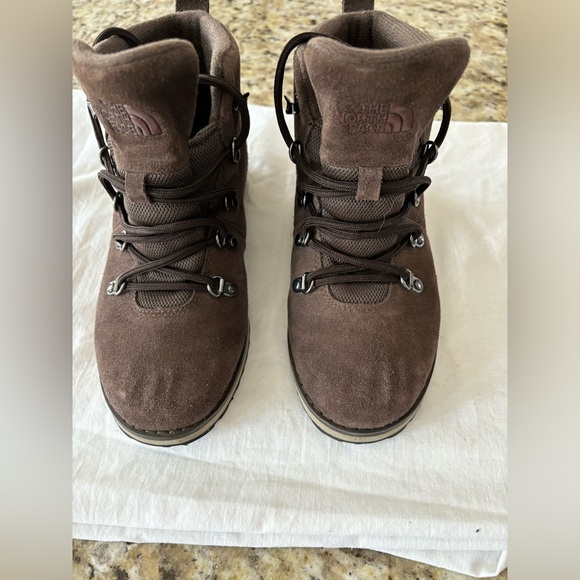 The North Face. HydroSeal‎ waterproof boots. Size 4. Very good condition - Picture 1 of 7